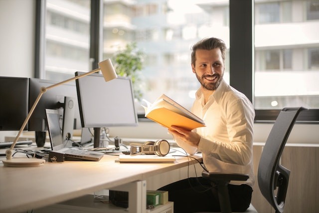 an-employee-is-working-on-laptop