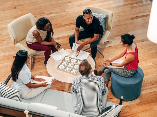 team-members-are-discussing