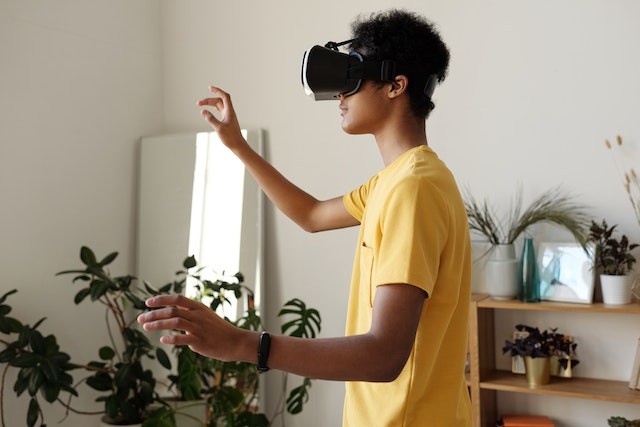 a-boy-has-weared-VR-headset