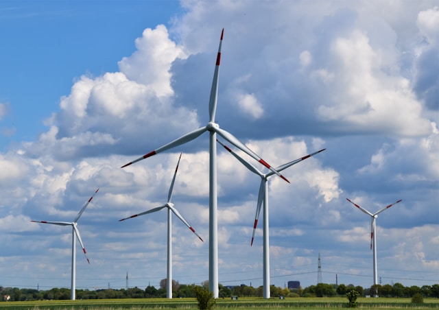 wind-energy-to-decrease-business-expenses
