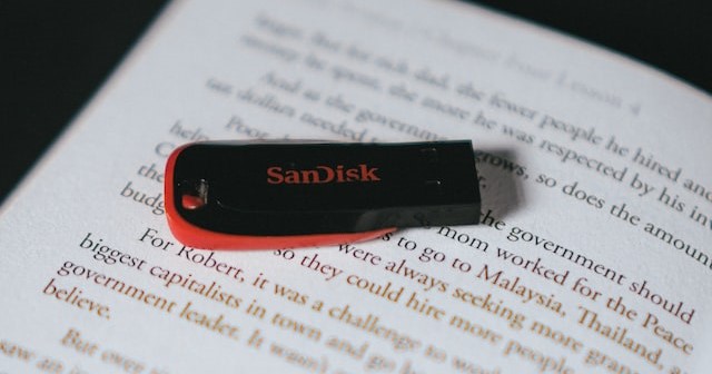 usb-drive-on-book