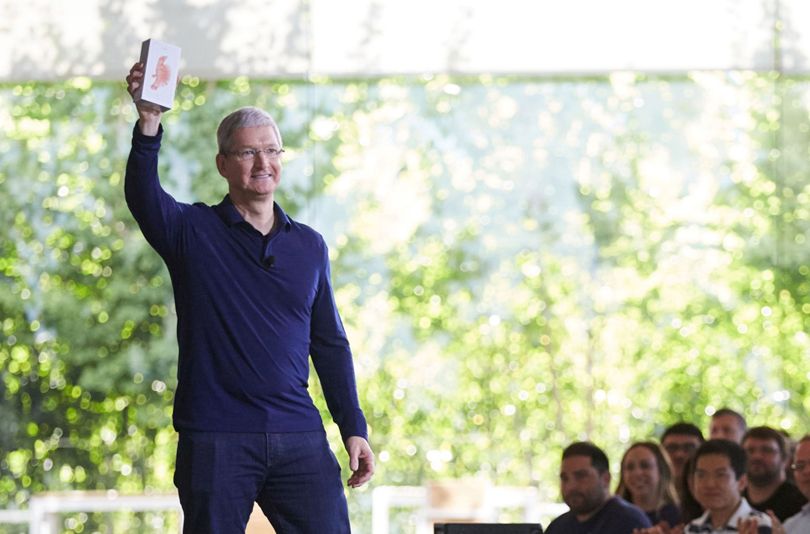 Apple-iPhone-Sells-1-Billion