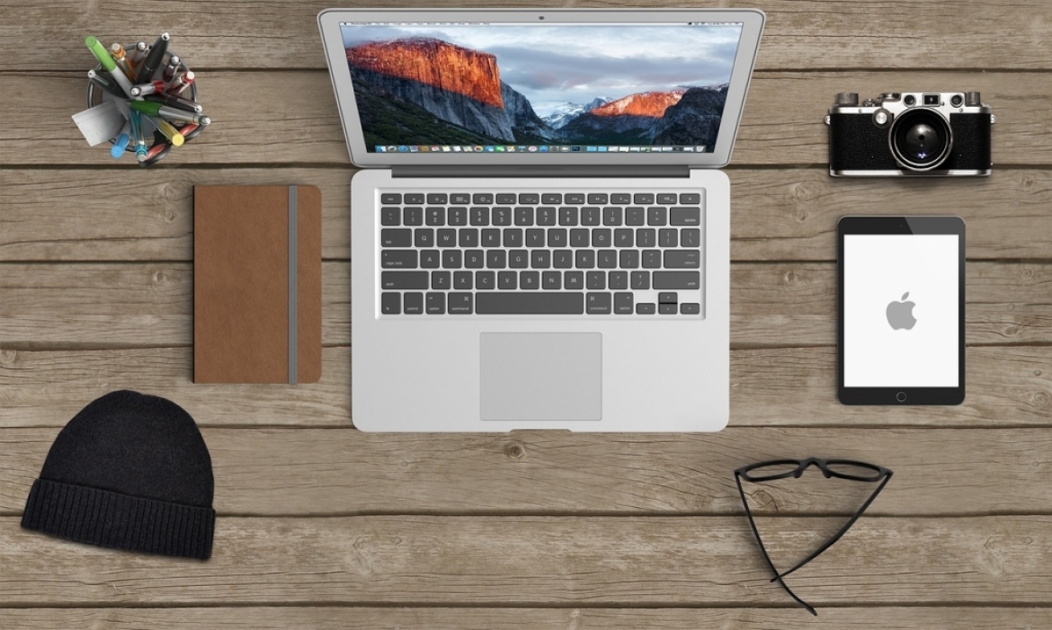 Blogging vs Vlogging: which one is right for you